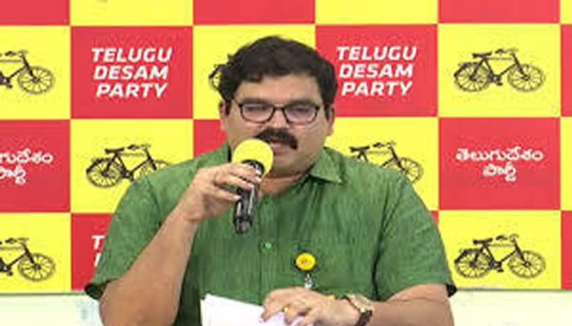 TDP leader Pattabhiram: టీడీపీ అధికార ప్రతినిధి పట్టాభి ఇంటి వ‌ద్ద ఉద్రిక‌త్త‌.. ఇంటిని చుట్టుముట్టిన‌ పోలీసుల