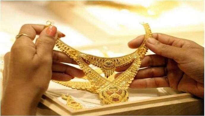 Gold Price Today-একটানা দীর্ঘদিন সোনার দামে কোনও পতন নেই, বর্ষশেষেও সোনা কিনতে অস্বস্তিতে সাধারণ ক্রেতা