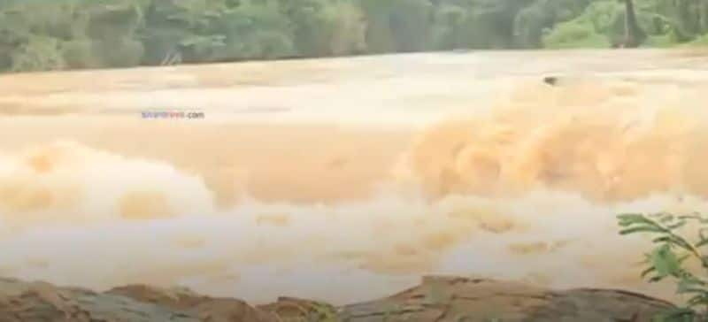 Karnataka rain Bridge in Chikkamagalluru Collapses