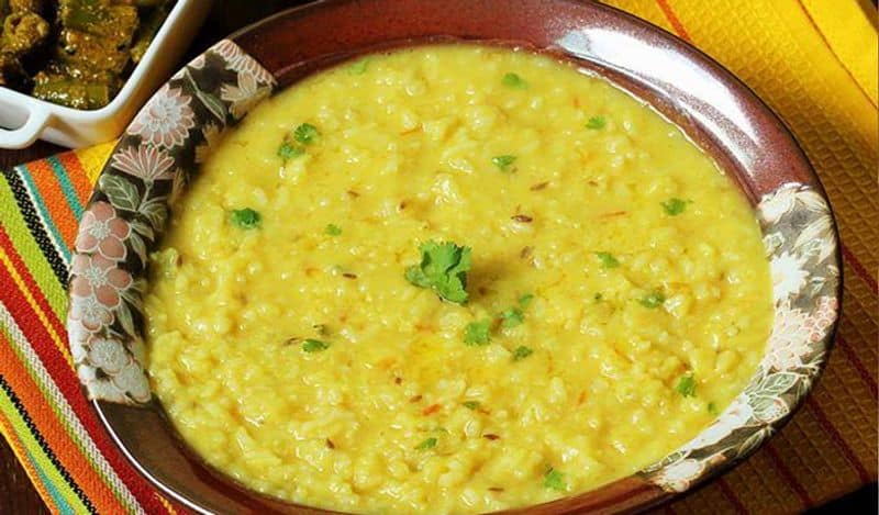 how to turn simple khichdi  to tasty gujarati  khichdi