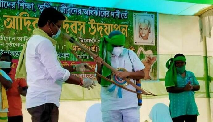 কীসের ইঙ্গিত, ফের সরকারি অনুষ্ঠান এড়িয়ে ঝাড়গ্রামে আদিবাসী সমাবেশে শুভেন্দু