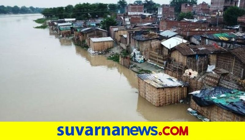 Landslips floods took more than 900 lives in 16 states of india this season