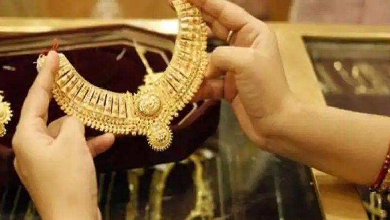 good news...gold price 1464 rupees decreased