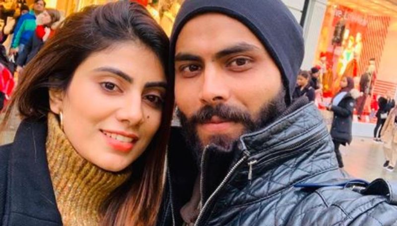 Team India Cricketer Ravindra Jadeja wife Rivaba caught without face mask argues with Traffic Police