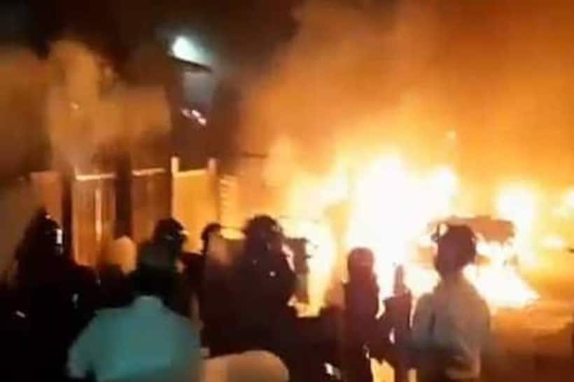 बेंगलुरु हिंसा: योगी मॉडल अपनाएगी येदियुरप्पा सरकार, उपद्रवियों से होगी नुकसान की भरपाई