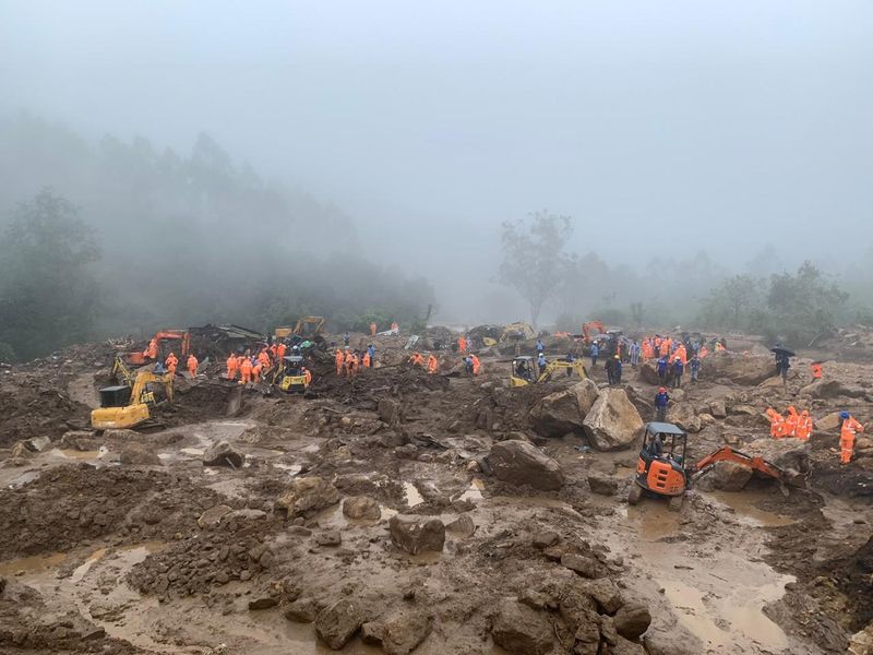 Edamalakkudy tribal colony lose a shelter in pettimudi landslide