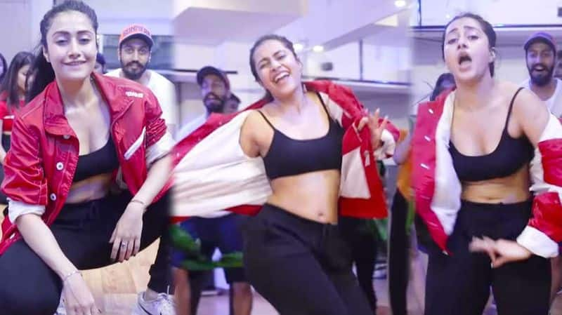 These are dancers wives of indian cricketers whose skill have made people crazy