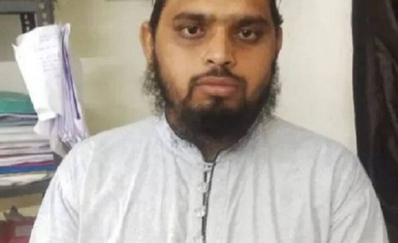 मौलाना ने नौ साल की बच्ची से किया बलात्कार, अब परिवार के लोग  बना रहे हैं  नाबालिक की शादी का दबाव