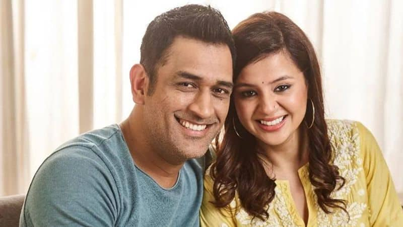 ipl 2020 Sakshi Dhoni Reacts to CSK Skipper MS Dhoni returns to cricket