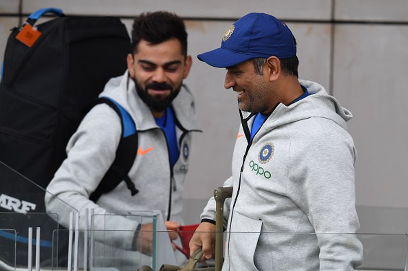 Virat Kohli reveals strange fan who tried to give captaincy tips to MS Dhoni cra