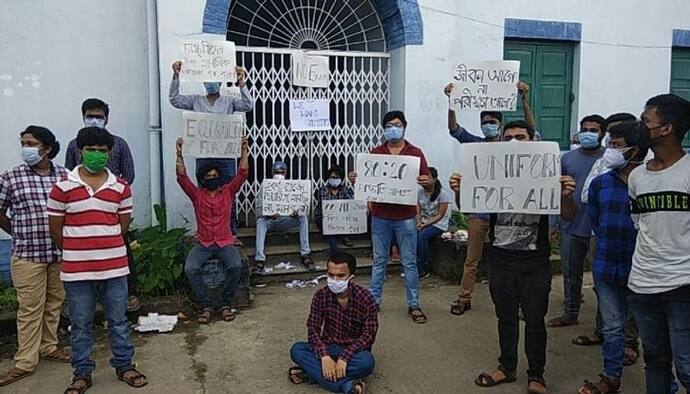 করোনা আবহে লিখিত পরীক্ষা নয়, পড়ুয়াদের আন্দোলনে নতিস্বীকার কলেজ কর্তৃপক্ষের