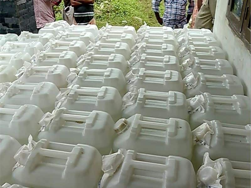 Big spirit hunt in Ambalur. 2480 liters of spirit stored in the house were seized