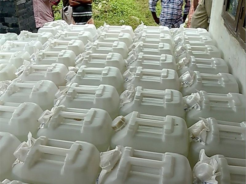 Big spirit hunt in Ambalur. 2480 liters of spirit stored in the house were seized