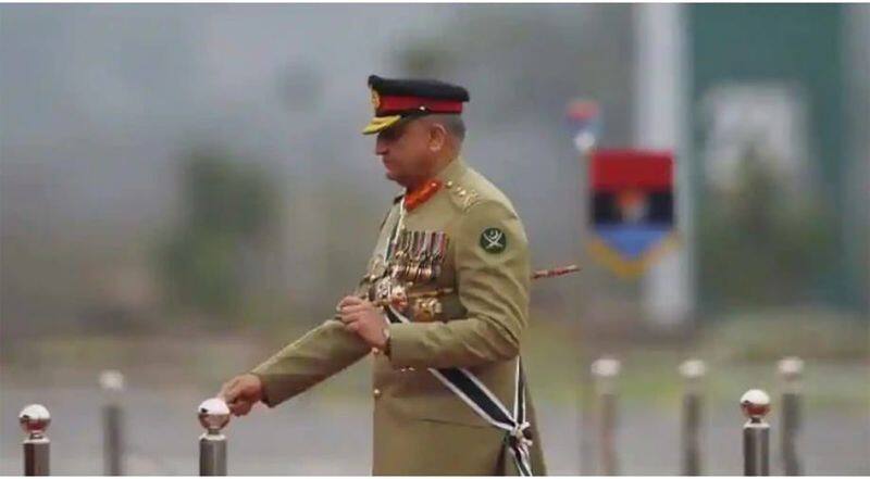 Pakistanis who ambushed Bajwa regardless of being army commander: Does the Pakistani army need anything more ugly than this?