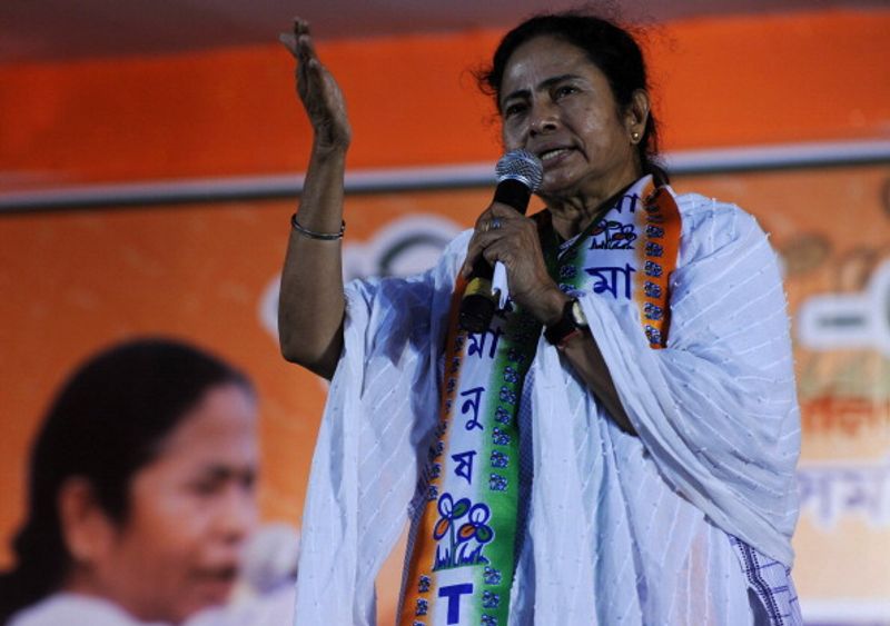 West Bengal CM Mamata Banerjee calls for united protests by Opposition parties over Agriculture Bills-dbr