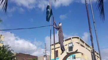 Rebellion against Pak in Ghulam Kashmir is starting, the flag of Pakistan was removed