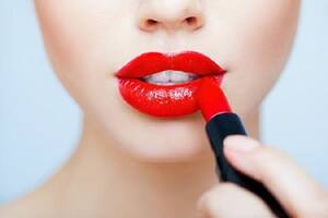 Try these 5 different ways to up your glam game using your lipstick
