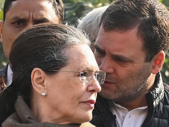 Gandhi family supporters demand rebels from party 'Azad'