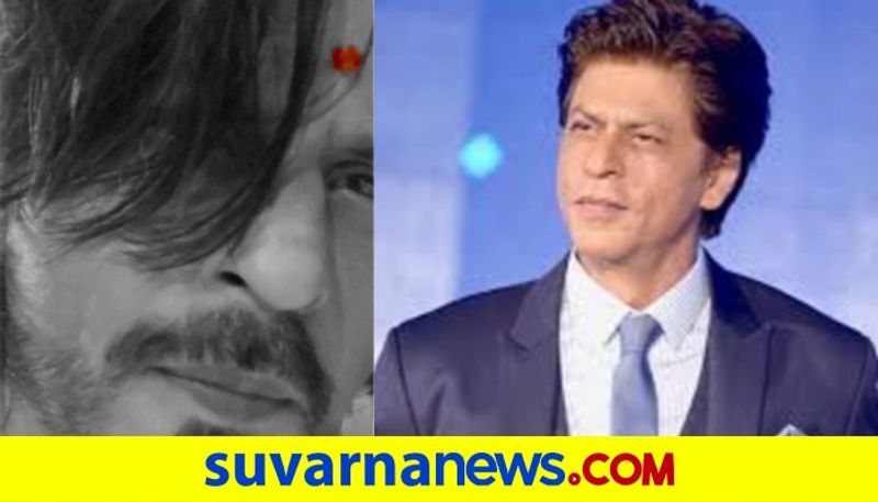 netizens troll Bollywod Actor Sharukh khan for celebrating hindu festival Ganesh chathurthi