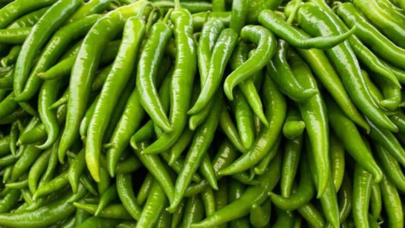 Spice it up: Here's why you should add green chilli seeds to your food-dnm