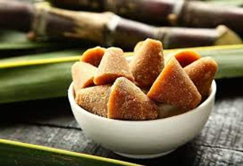 Tips to check if jaggery (gur) is adulterated