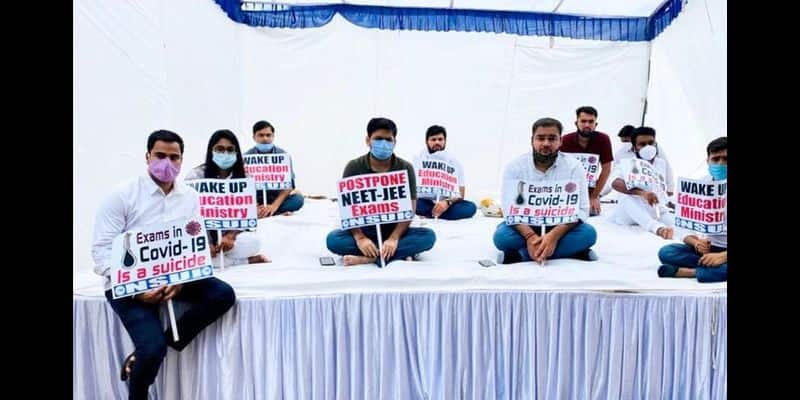 Coronavirus NSUI go on hunger-strike demanding postponement of NEET, JEE (Main) exams-dnm