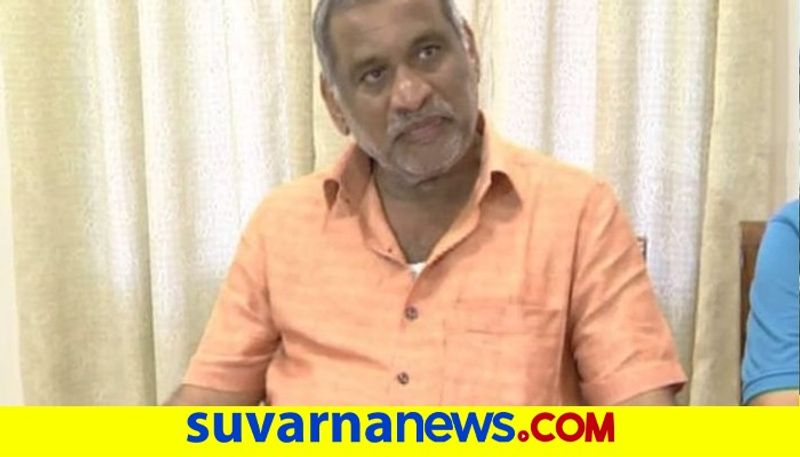 Minister Madhuswamy Warns Private clinic in Chikkanayakanahalli snr