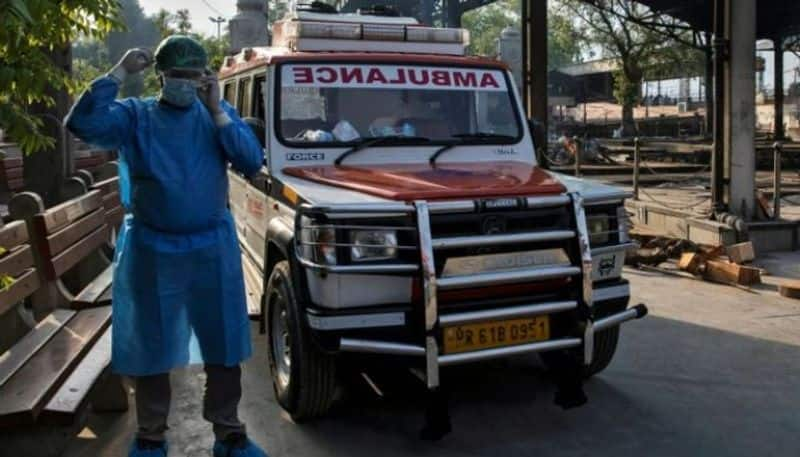 doctor turns ambulance driver ferries patient to hospital