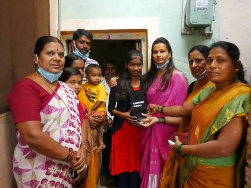 Bagalkot Student Gets Support For Online Schooling