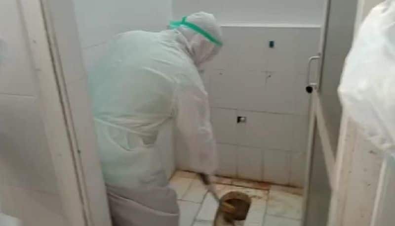 Puducherry health minister Malladi Krishna Rao cleaned toilet in COVID 19 ward