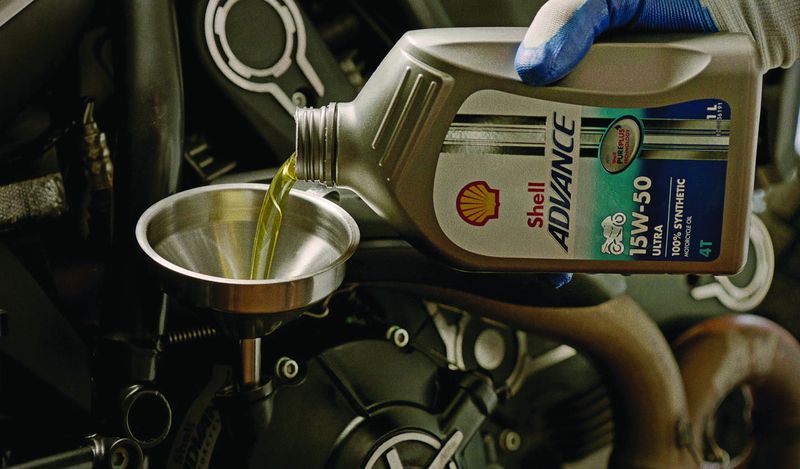 Shell Lubricants and Hoopy begins doorstep step servicing solutions for two wheelers in India