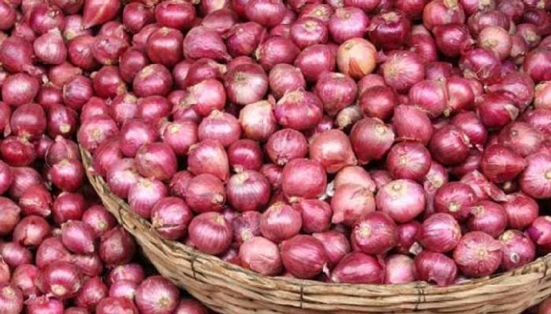 Govt Allows Export Of Bangalore Rose Onions Krishnapuram Onions From Chennai Port pod