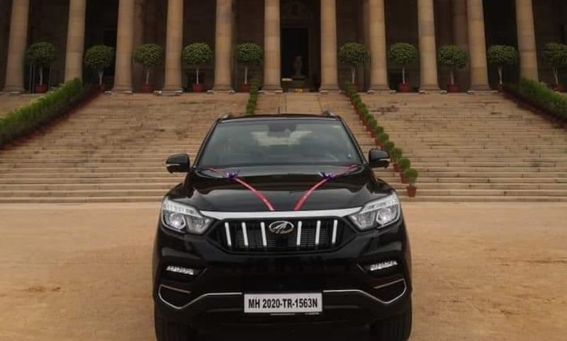 First BS6 Mahindra Alturas g4 suv car was delivered to Honorable President of India