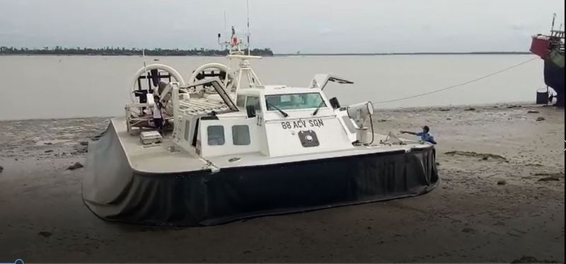 Mystery surrounds suspicious trawler in Rupnarayan river; illegal items confiscated-dbr