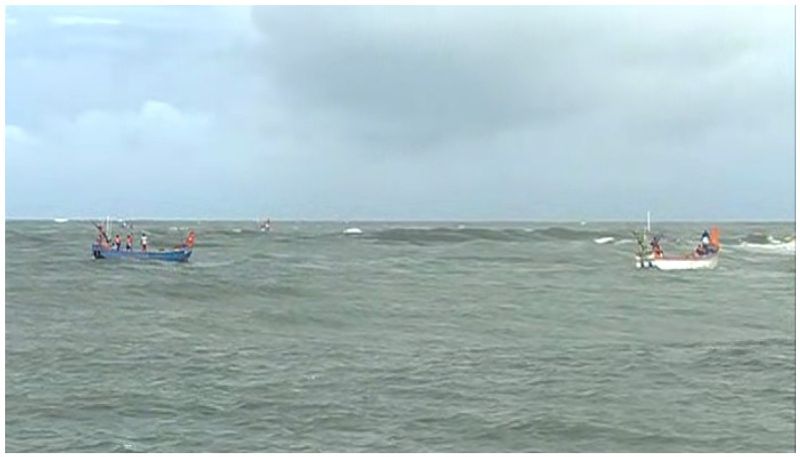  Fifth Day Search operations continue for the missing fishermen in Machilipatnam