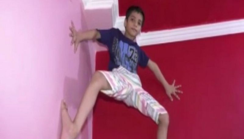 7 year old kanpur boy Yasharth Singh Gaur climbs walls like spider man