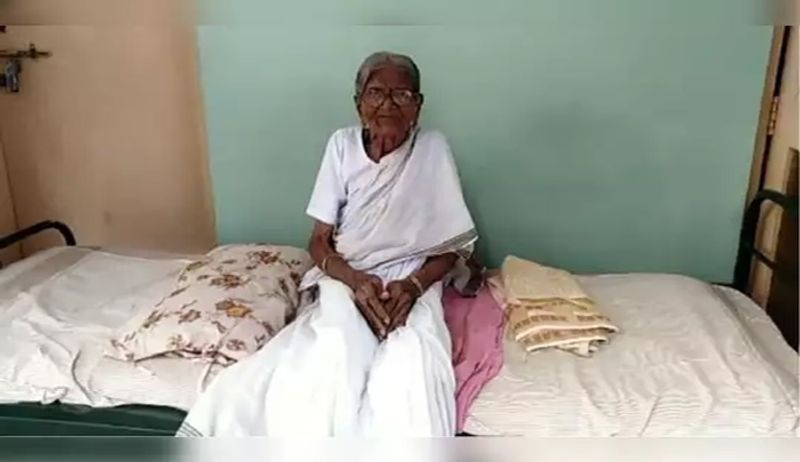 102 old year woman recovers from corona in Anantapuram district