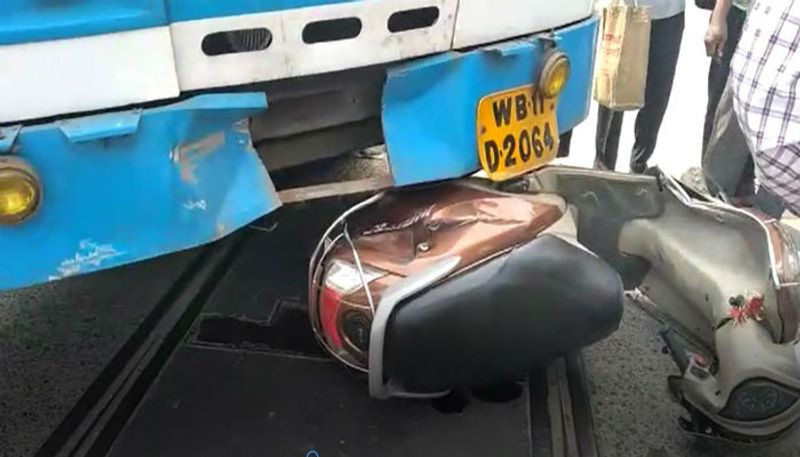 Kolkata Biker critically injured after being hit by speeding government bus at Dalhousie intersection -dbr