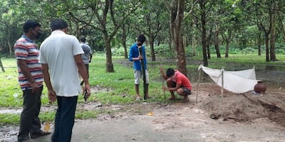 'সিবিআই তদন্ত চাই', বিজেপি কর্মীর দেহ মাটিতে পুঁতে রাখলেন পরিবারের লোকেরা