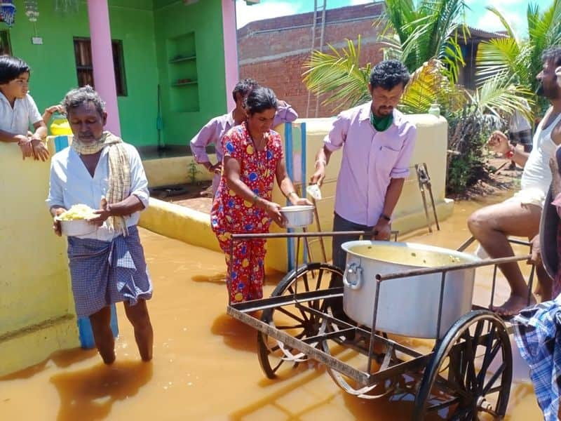 People Faces Problems for Heavy Rain in Shirahatti in Gadag District