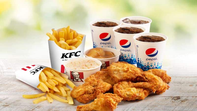 KFC Customer felt sick after discovering maggots in her chicken box