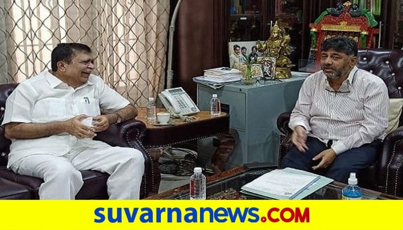 Congress Leader KN Rajanna Meets KPCC President DK Shivakumar Over Sira By Election