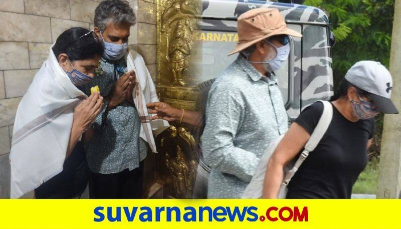 SS Rajamouli at chamarajnagar with wife go safari in Bandipur dpl