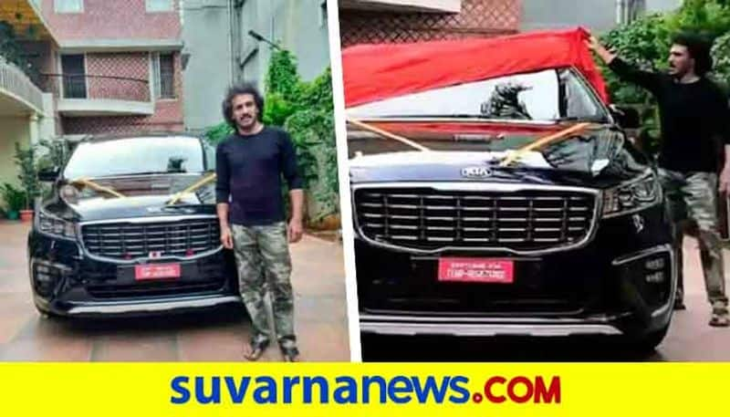 Kannada actor upendra welcomes kia carnival car prior birthday vcs