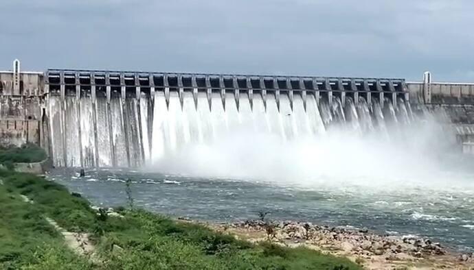 <p>నాగార్జునసాగర్ అసెంబ్లీ ఎన్నికల్లో ప్రధాన పార్టీలు &nbsp;విస్తృతంగా ప్రచారం నిర్వహిస్తున్నారు. ప్రచారం నిర్వహించే నేతలు సెంటిమెంట్ కు అధిక ప్రాధాన్యత ఇస్తున్నారు.</p>
