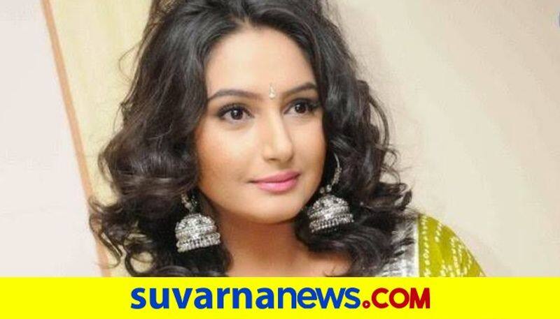 Actress Ragini Dwivedi reacts to constant as Bigg Boss hls