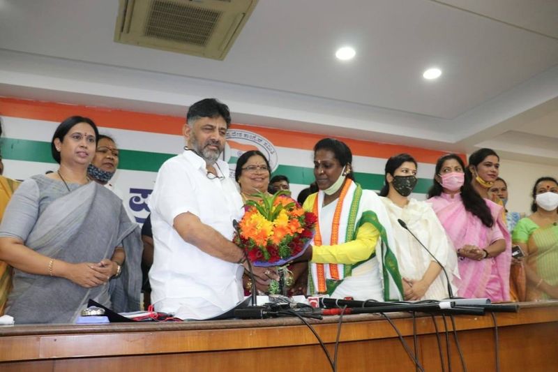 transgender activist akkai padmashali joins Karnataka congress on Sept 20 rbj