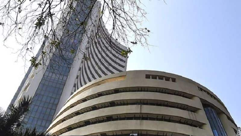 Stock indices started trading at a loss