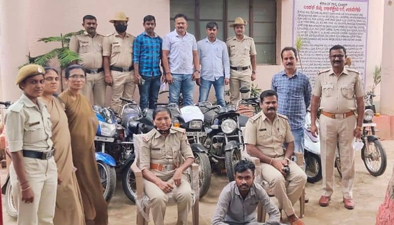 gauribidanur police arrests 4 bike thieves rbj