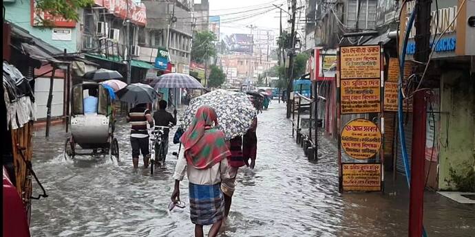 খালের মাঝে পলি-অক্ষম পাম্পিং স্টেশন, মুকুন্দপুর থেকে জমাজলের রহস্যের খোঁজ KMC ইঞ্জিনিয়ারদের